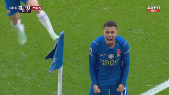¡Chelsea abrió la cuenta! Rogers y un golazo para el 1-0 ante el United