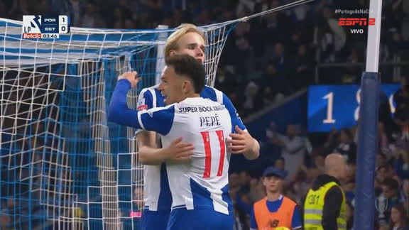 Gol do Porto! Brasileiro Pepê toca para Froholdt, que bate de primeira e faz 1 a 0 no Estoril
