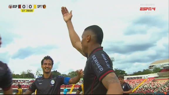 Gol do Botafogo! Gabriel Inocêncio deixa Patrick de Paula na saudade e cruza na área do Sport para Hygor abrir o placar