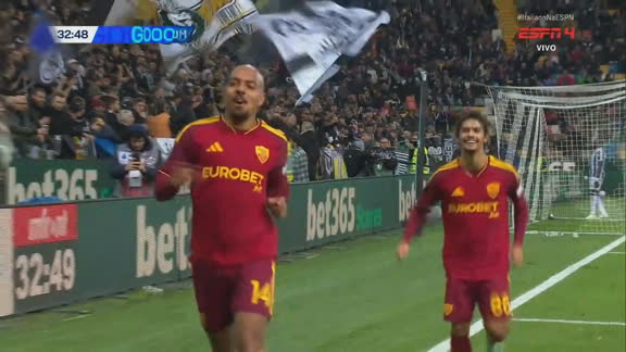 Gol da Roma! Mallen recebe assistência de Soulé, enche o pé e faz 3 a 0 na Udinese