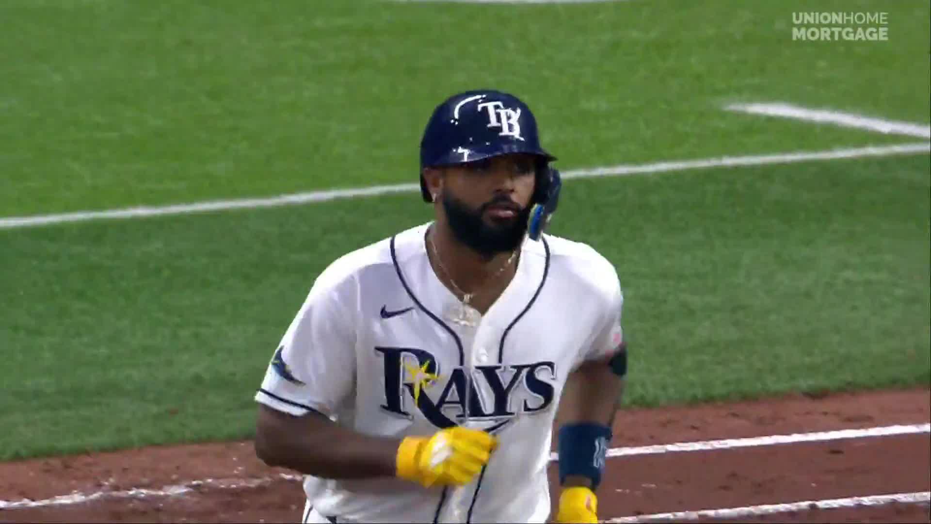 Junior Caminero smashes a home run
