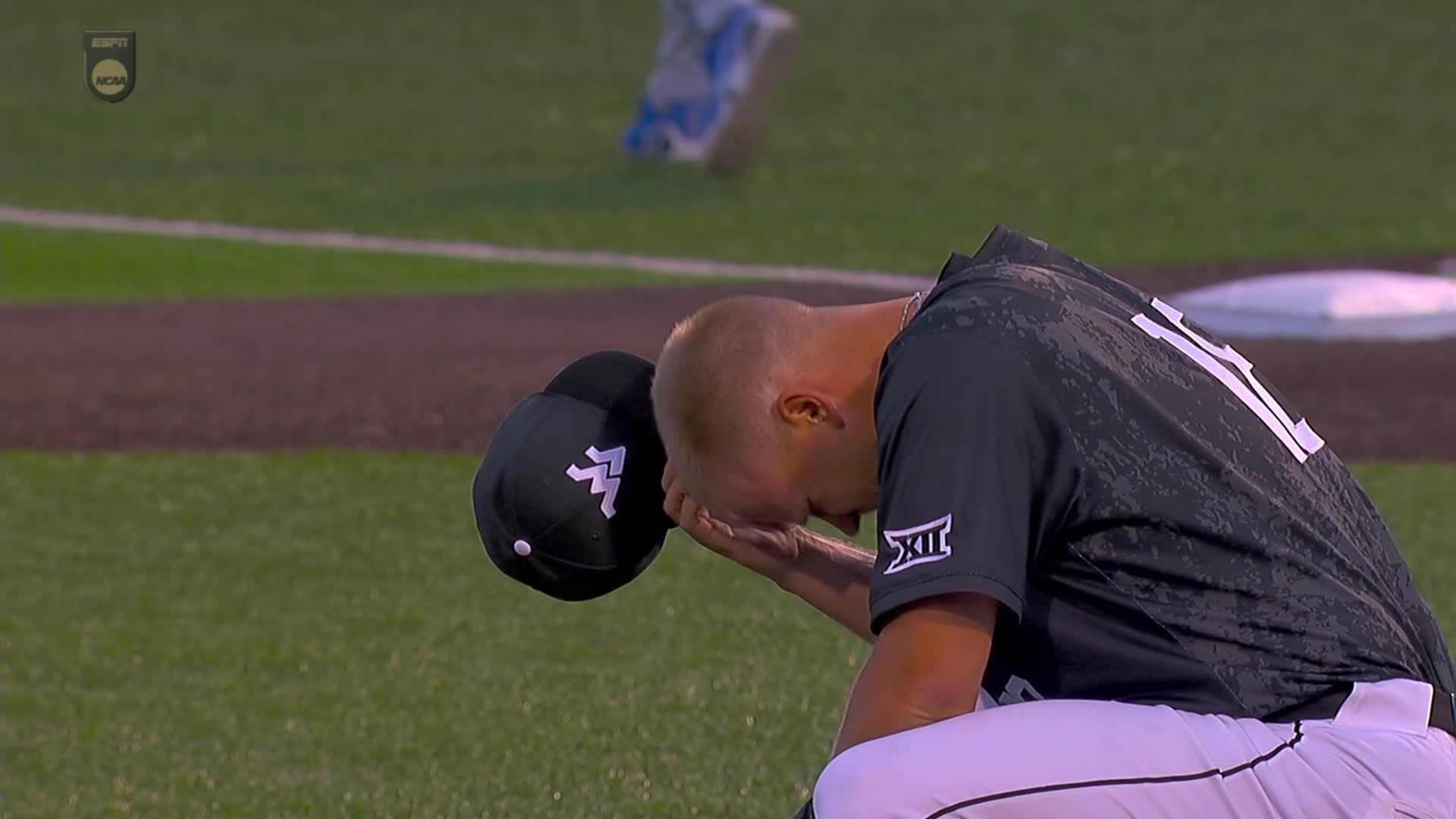 Kentucky roars back with back-to-back dingers to tie the game