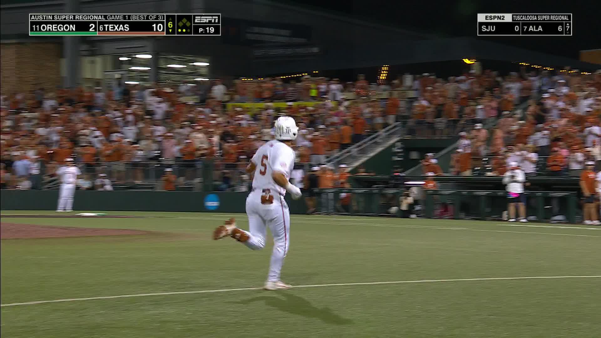 Ethan Mendoza’s 2-run homer extends Longhorns lead to 10-2