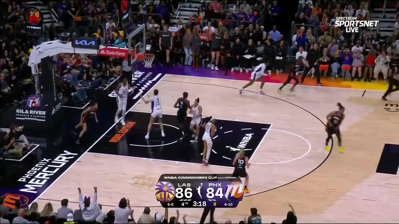Noemie Brochant makes the bucket