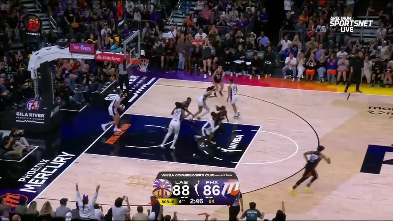 Kahleah Copper knocks down the shot
