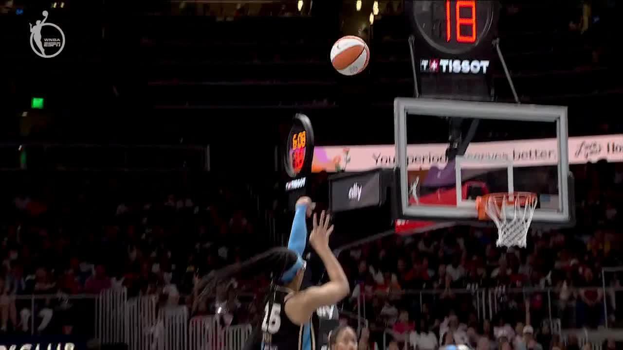 Allisha Gray steps into 3 after block on Clark
