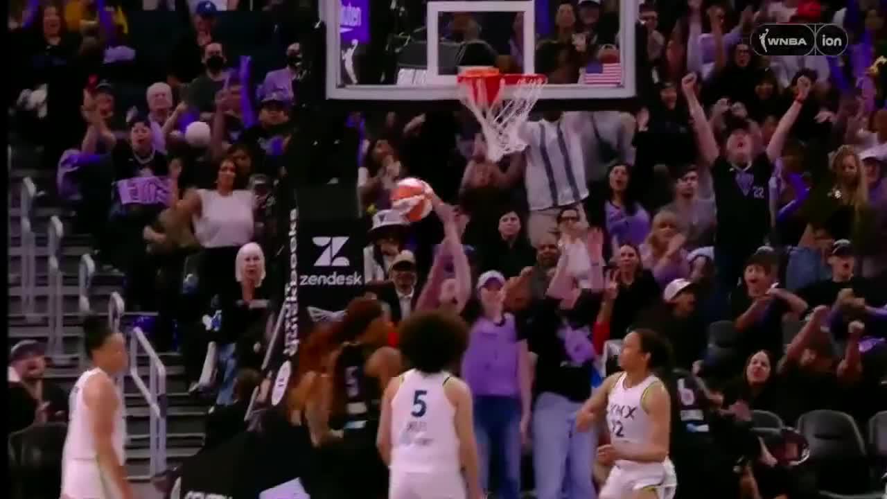 Veronica Burton nails it from behind the arc