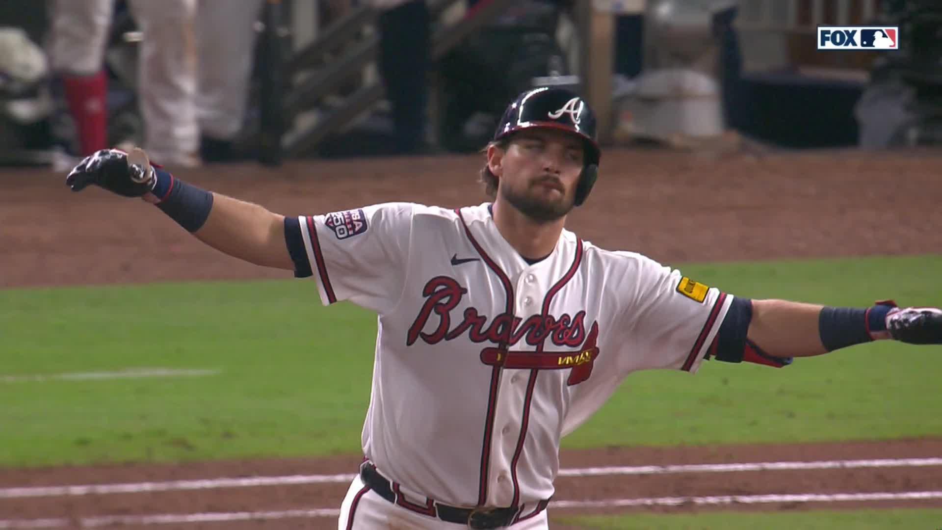 Austin Riley smashes a home run