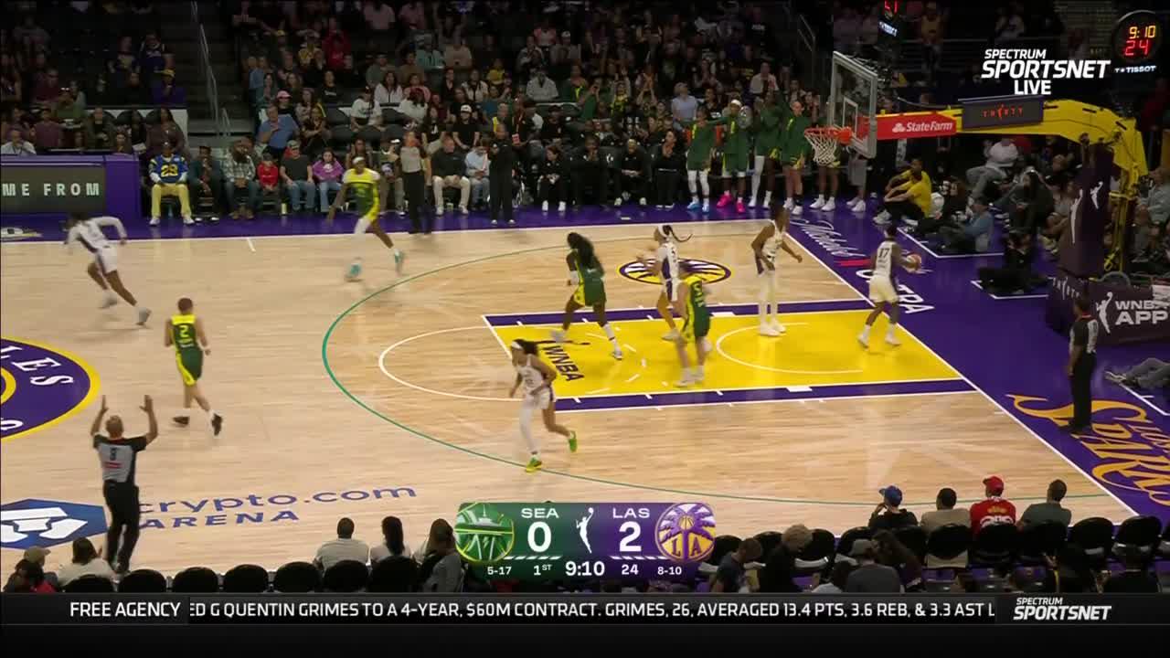 Flau'jae Johnson drains it from downtown