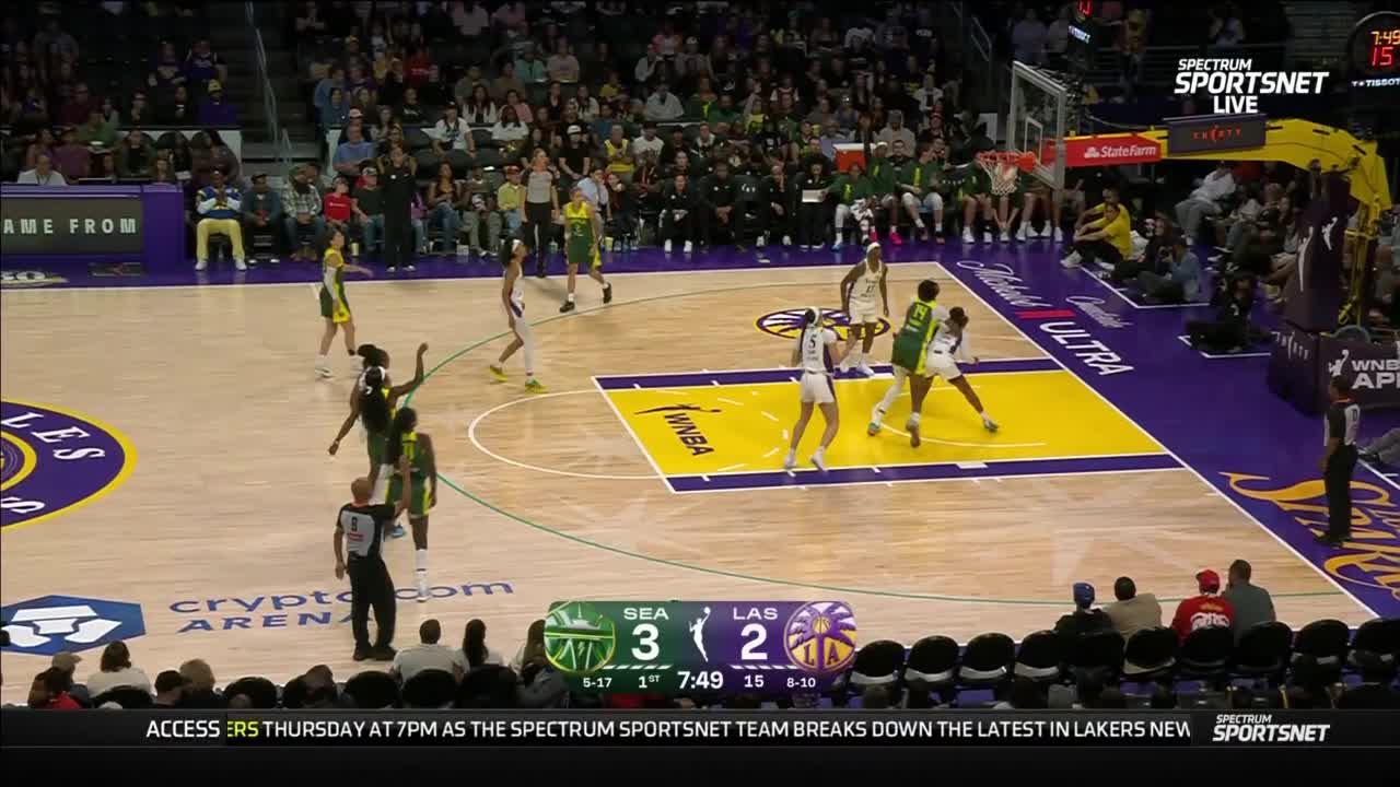 Flau'jae Johnson nails the triple