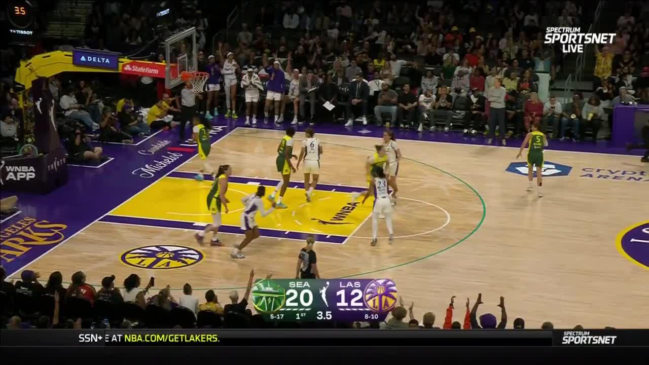 Nneka Ogwumike hits the 3-pointer