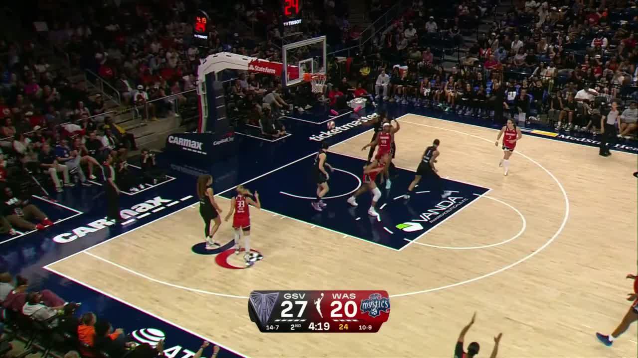 Lucy Olsen hits the 3-pointer