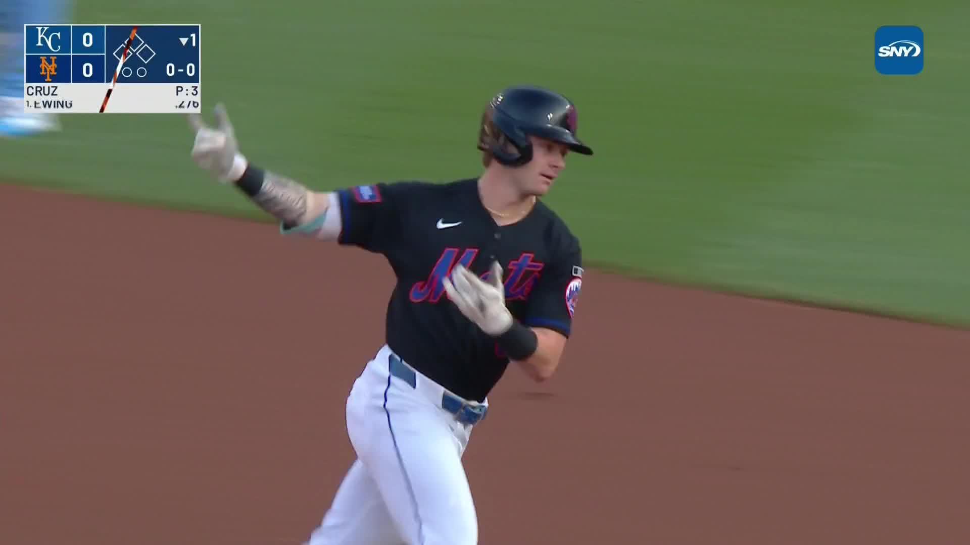 A.J. Ewing crushes a home run
