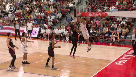 Koa Peat Delivers Thunderous Slam Dunk Against Trail Blazers