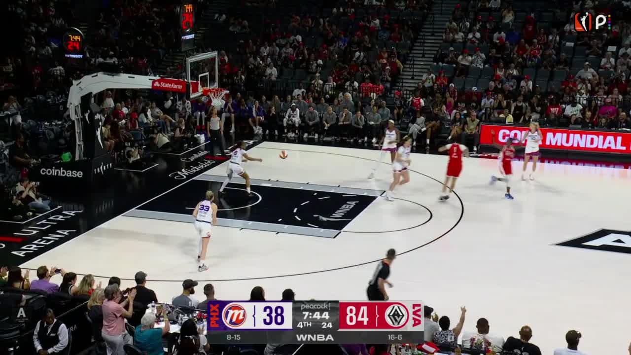 Justine Pissott knocks down the 3-pointer