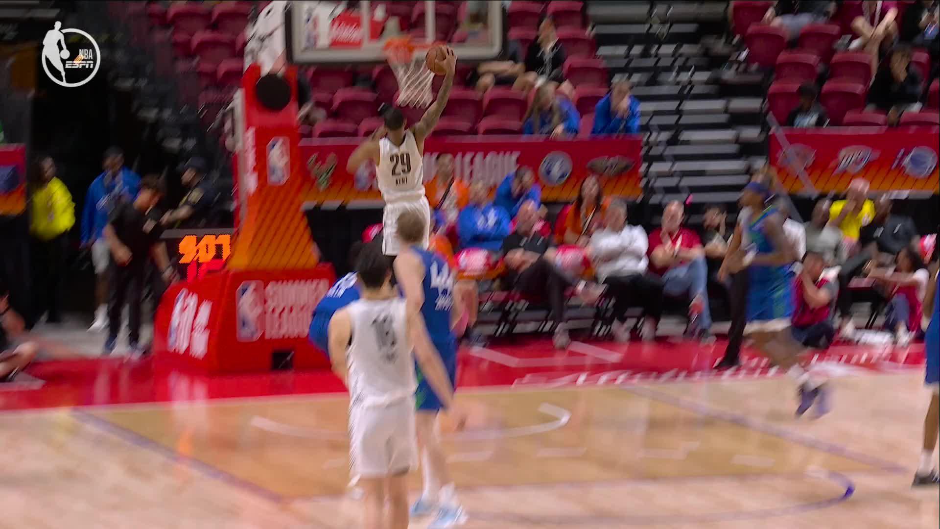 Jayson Kent throws down powerful slam vs. Minnesota Timberwolves