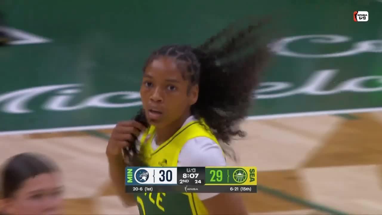 Zia Cooke hits the 3