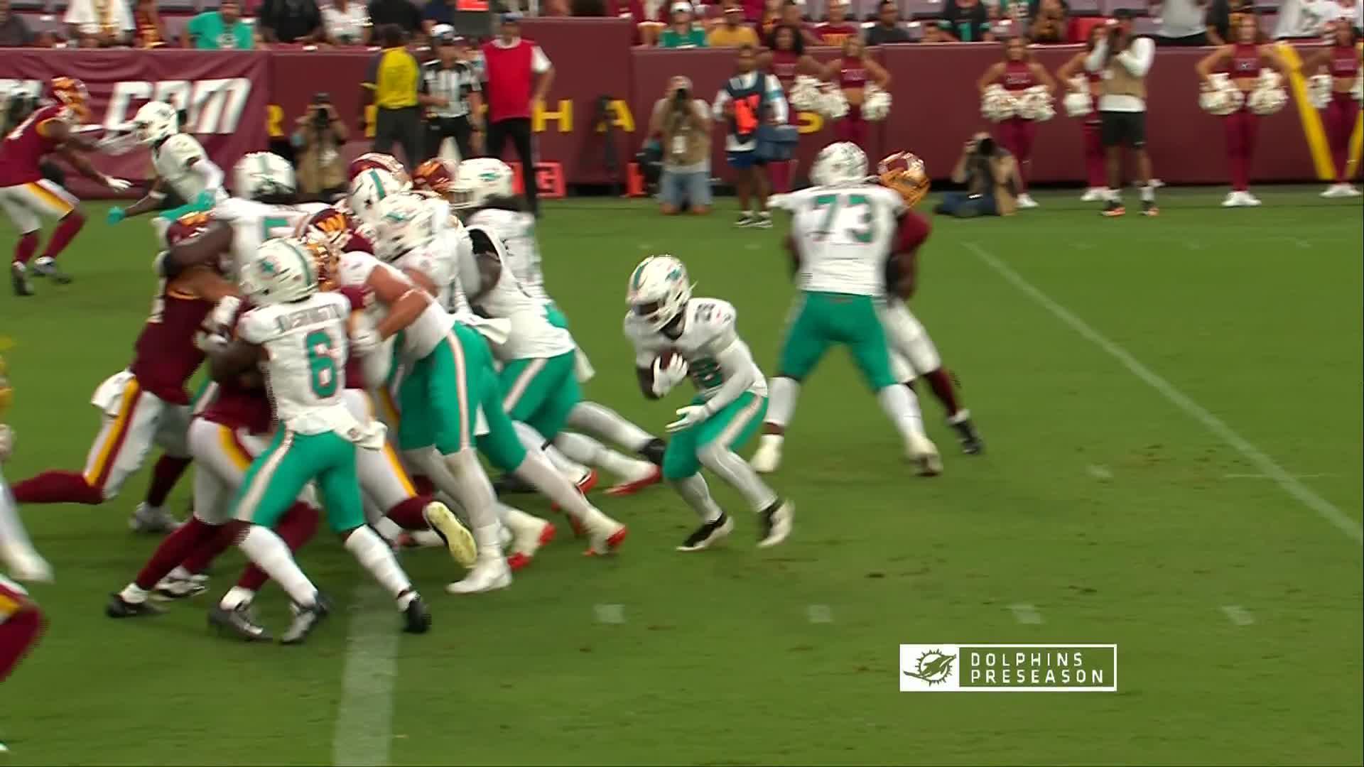 Dolphins' Malik Willis has impressive start, Marcus Mariota injured as Commanders win 20-7