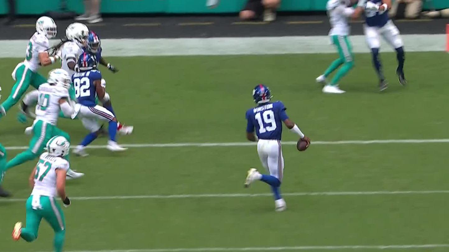 Jameis Winston runs for a touchdown in the Giants' 26-3 preseason win over the Dolphins