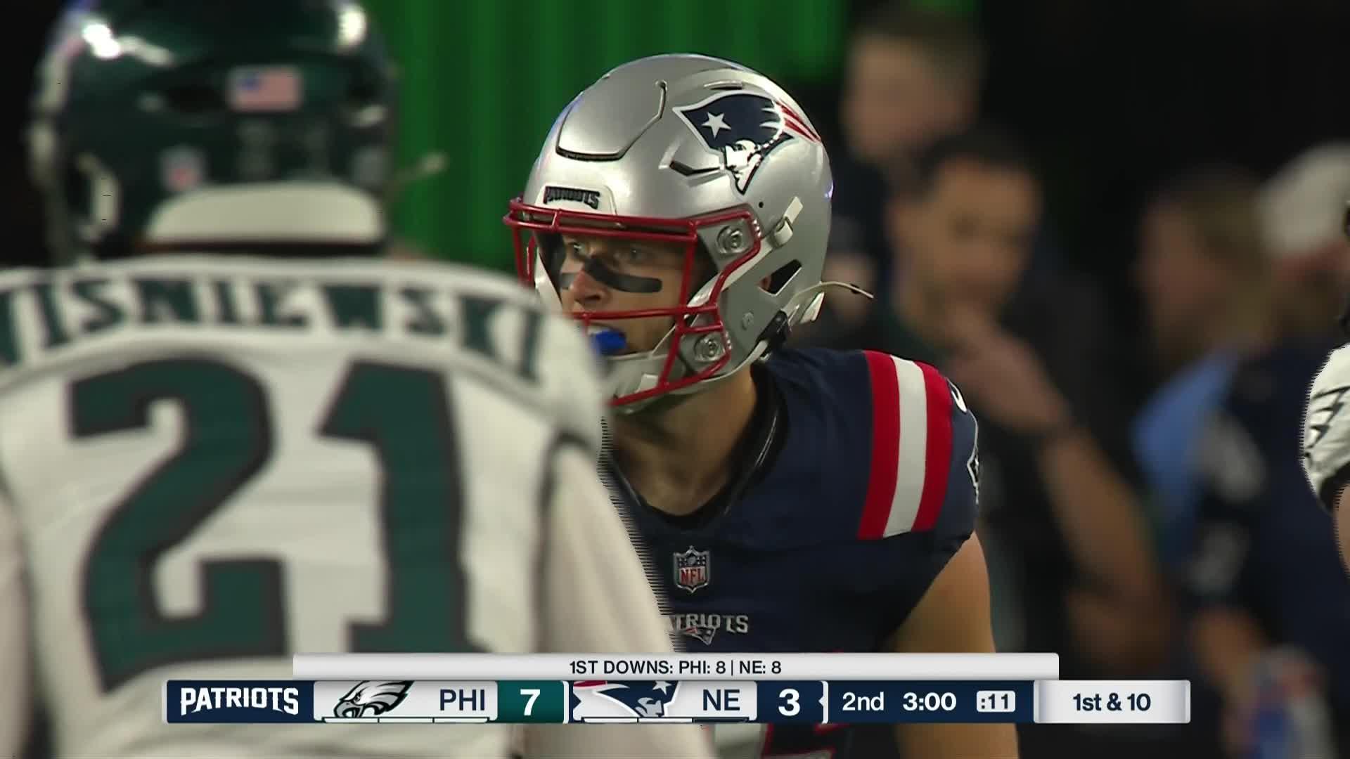 Tommy DeVito throws TD pass, Ja’Quinden Jackson taken off in ambulance as Patriots beat Eagles 24-21