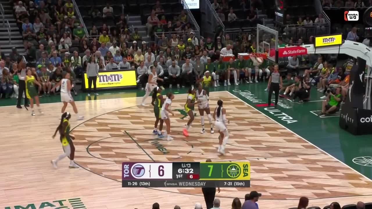 Jade Melbourne knocks down the 3