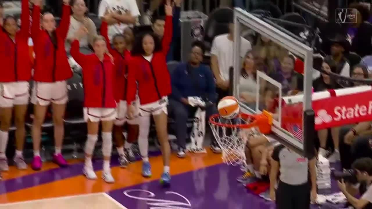 Georgia Amoore hits the 3