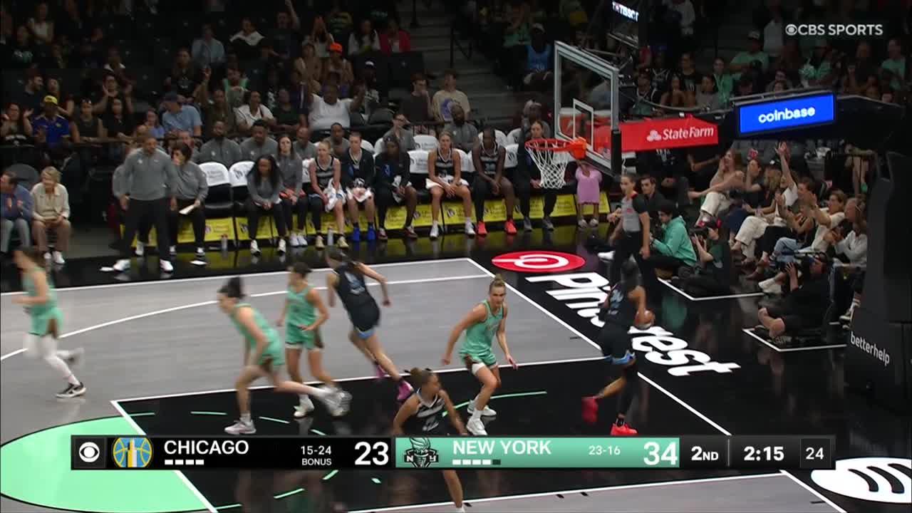 Han Xu hits the 3-pointer
