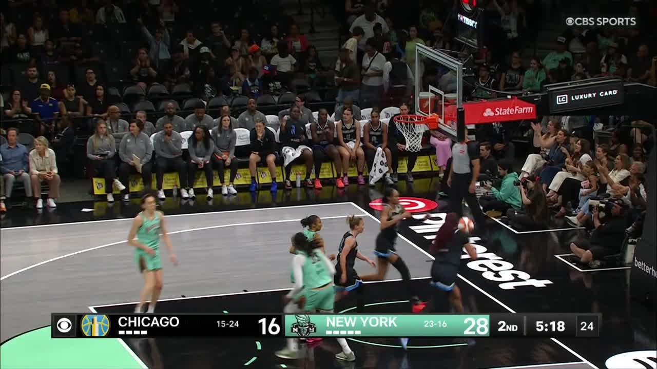 Leonie Fiebich shows off the range with 3-pointer