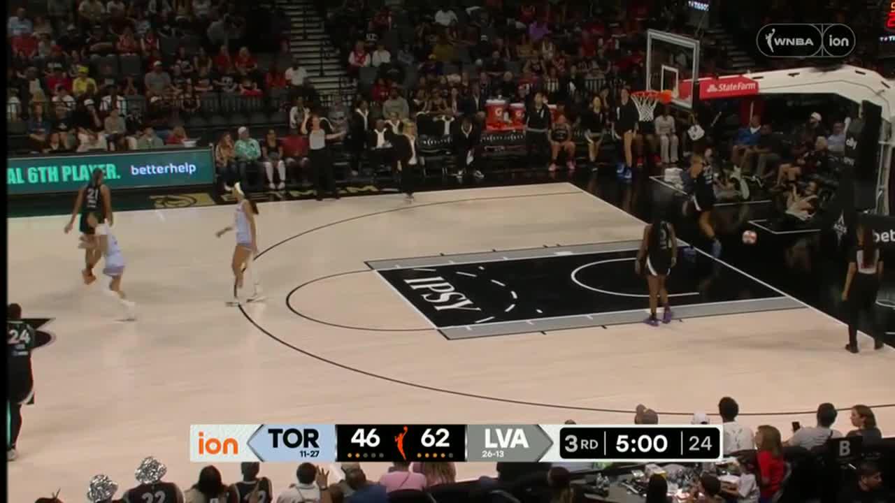 Kiana Williams buries the 3-pointer