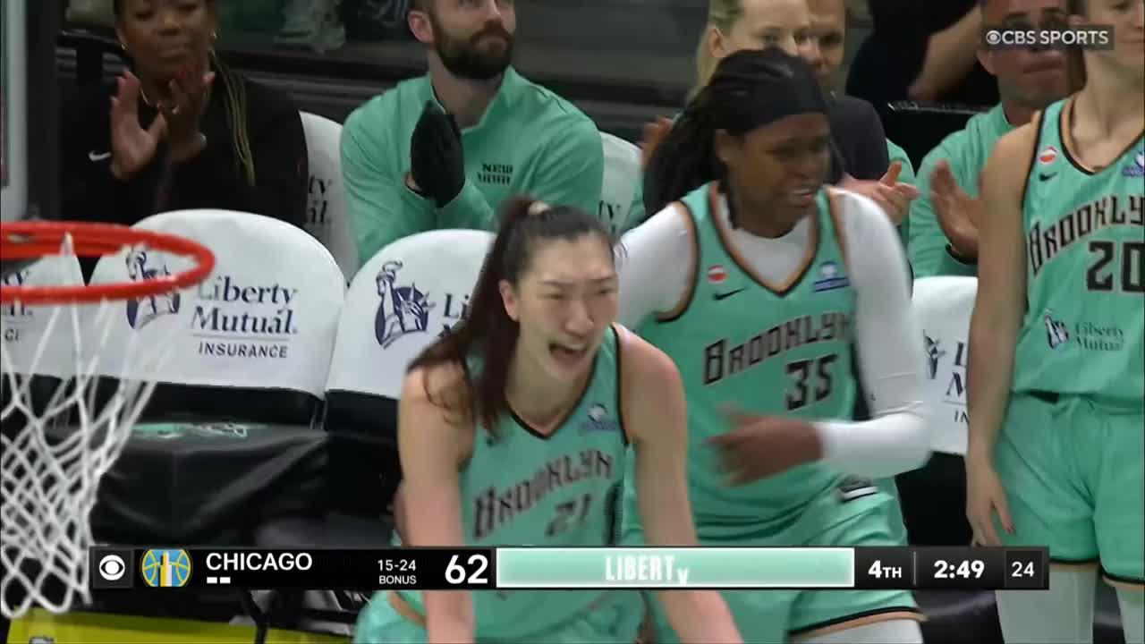 Marine Fauthoux drains 3-pointer