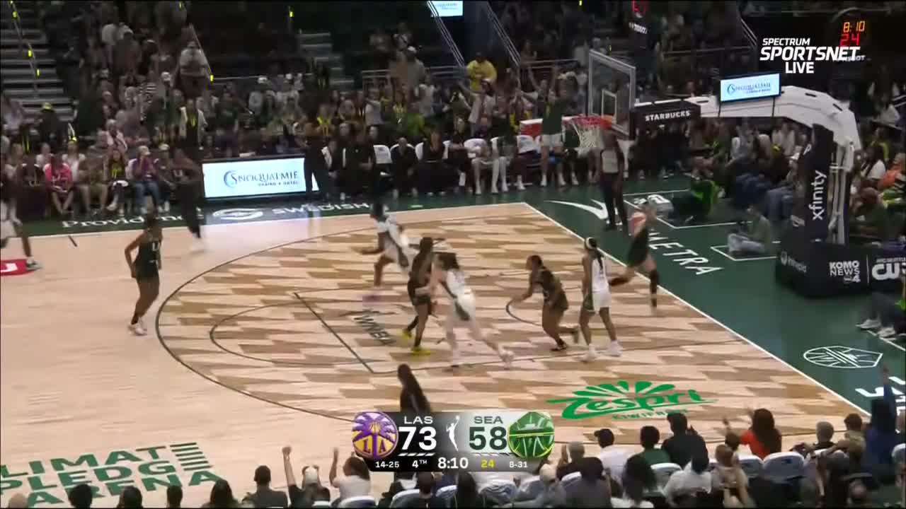 Flau'jae Johnson shows off the range with 3-pointer