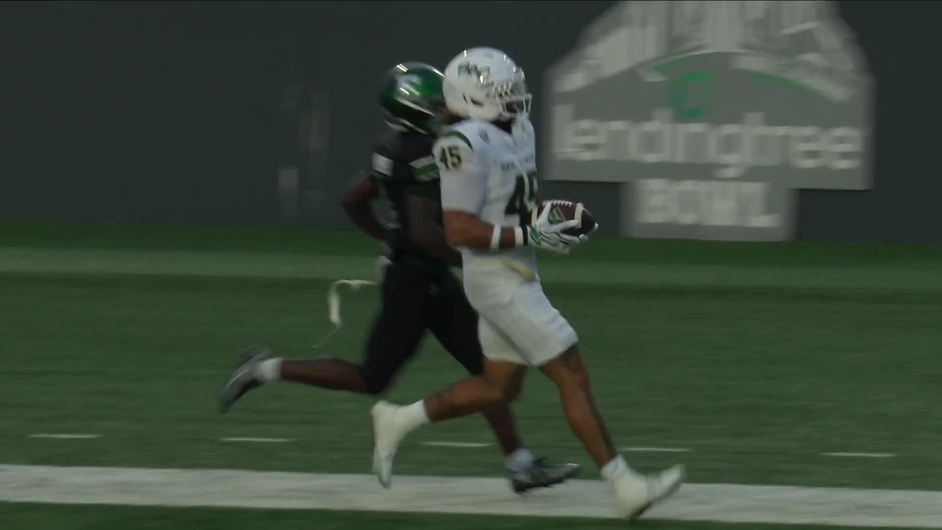 Xavier Williams crosses goal line for 27-yard defensive touchdown