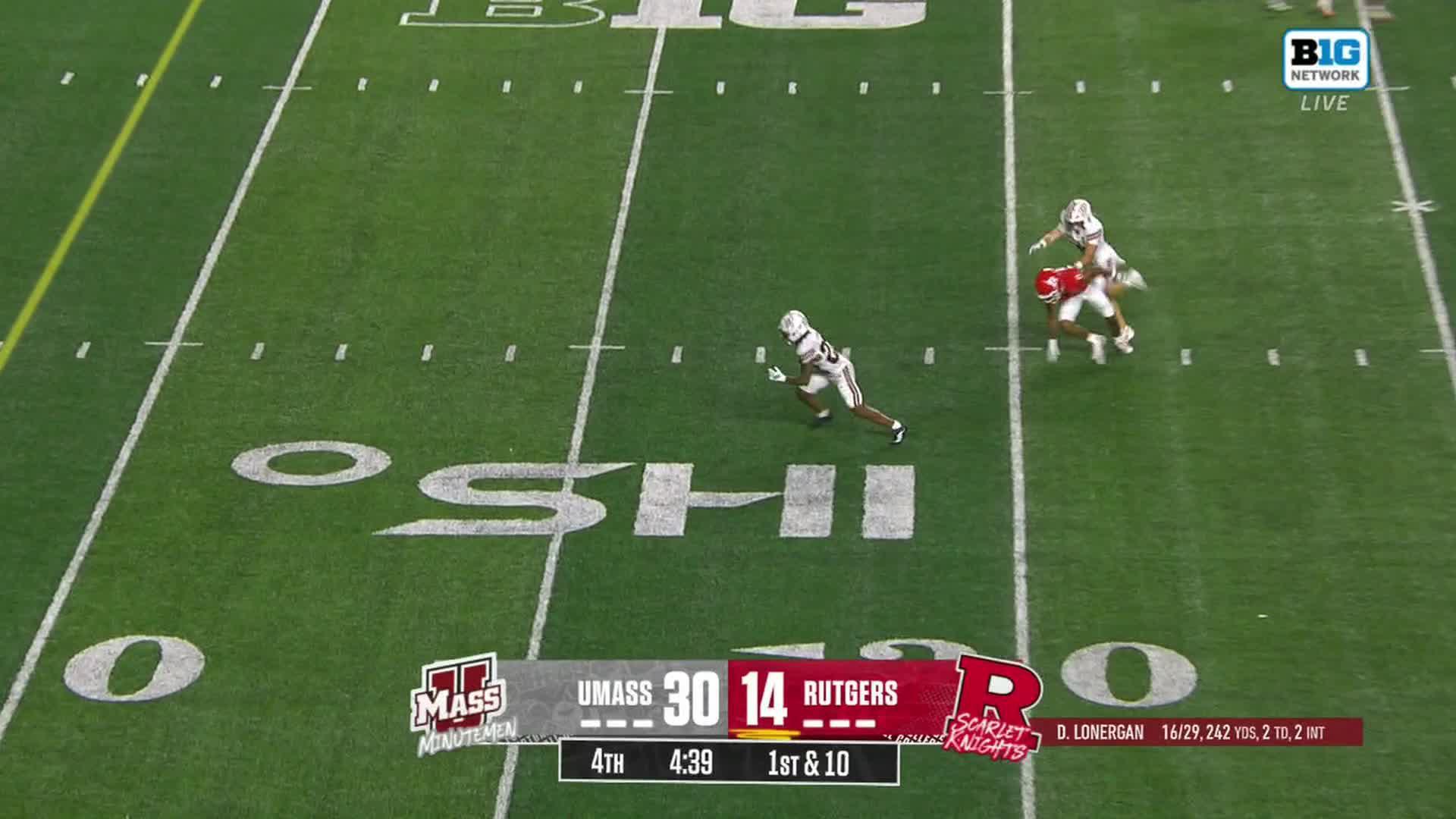 UMass ends its 16-game losing streak with a 37-21 win over Rutgers