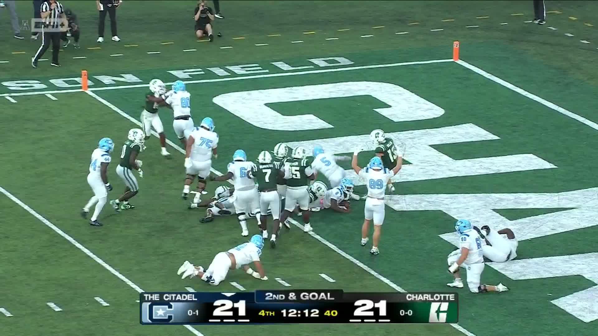 Nick Billoups crosses goal line for 2-yard touchdown