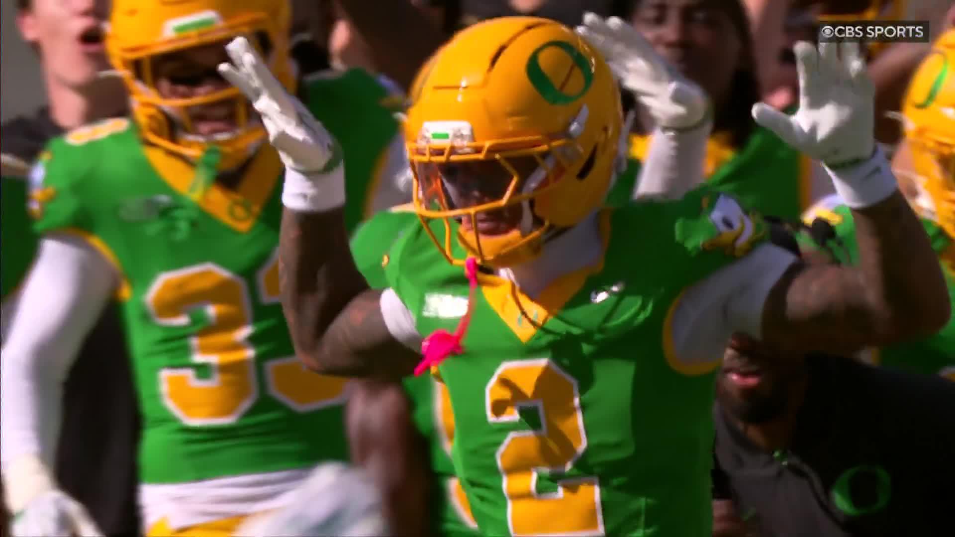 No. 2 Oregon survives scare vs. Boise State, pulls out win