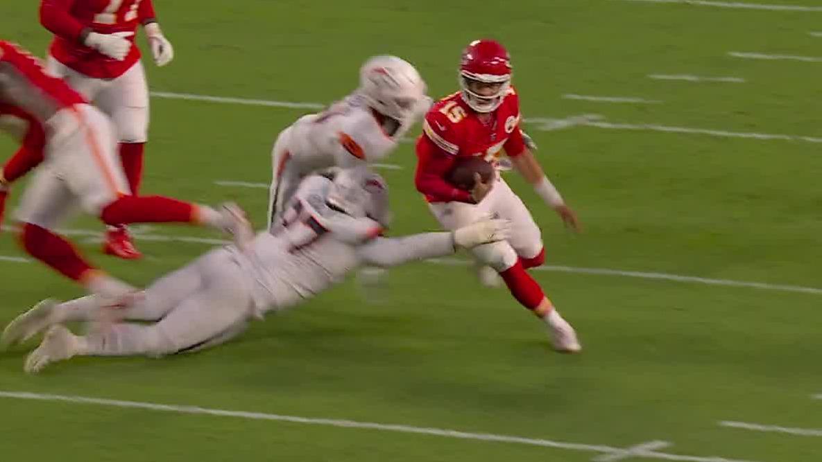Peyton, Eli impressed with Mahomes' first touchdown
