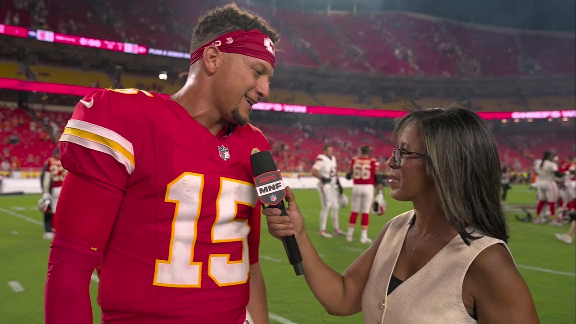 Mahomes on first TD in injury return: 'Wasn't planning on using my legs that early'