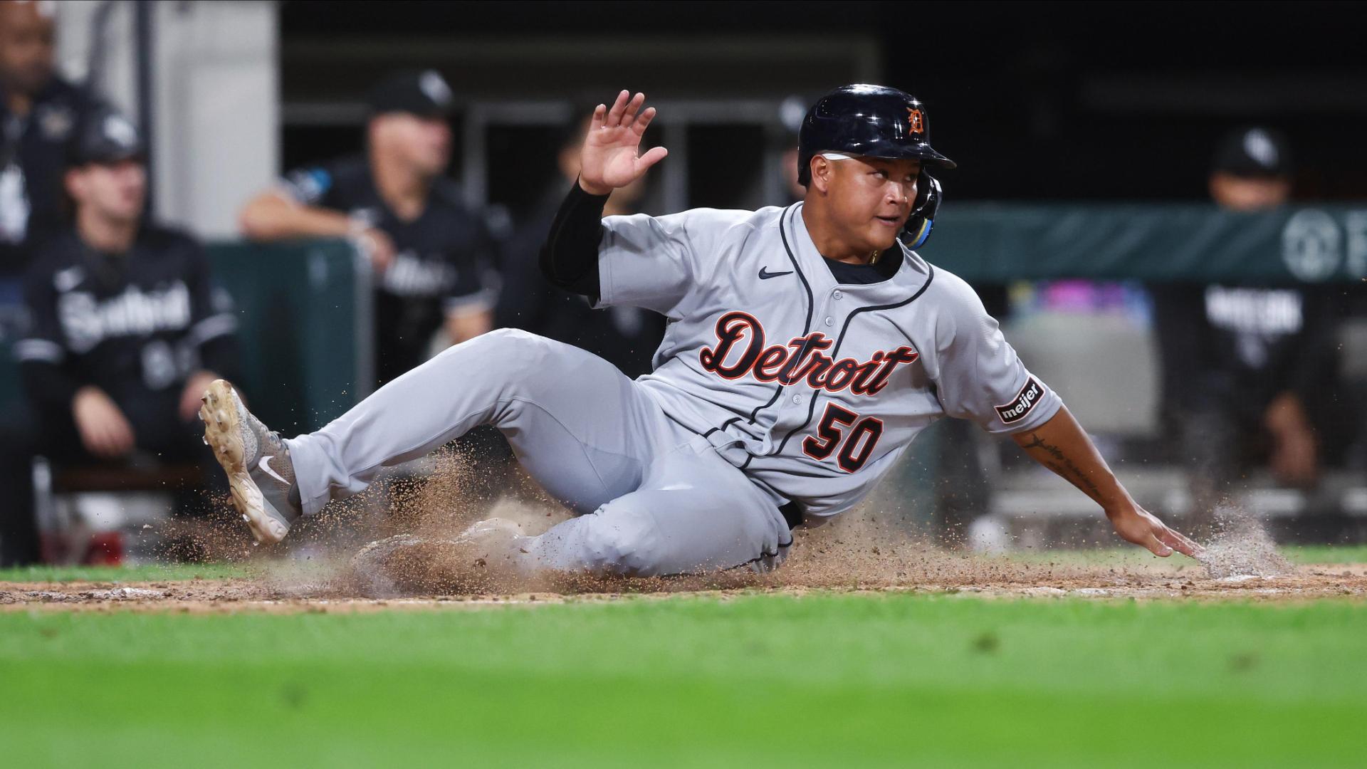 Detroit Tigers vs. Chicago White Sox: Game Highlights — Article image accompanying White Sox blow 6-run lead and fall out of 1st place in AL Central with 11-8 loss to Tigers on WagerUp Sports News. Detroit Tigers vs. Chicago White Sox: Game Highlights — Article image accompanying White Sox blow 6-run lead and fall out of 1st place in AL Central with 11-8 loss to Tigers on WagerUp Sports News.