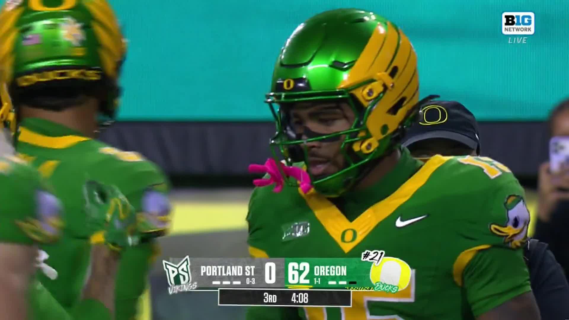 Moore throws for 4 TD passe as No. 21 Oregon routs Portland State 84-0