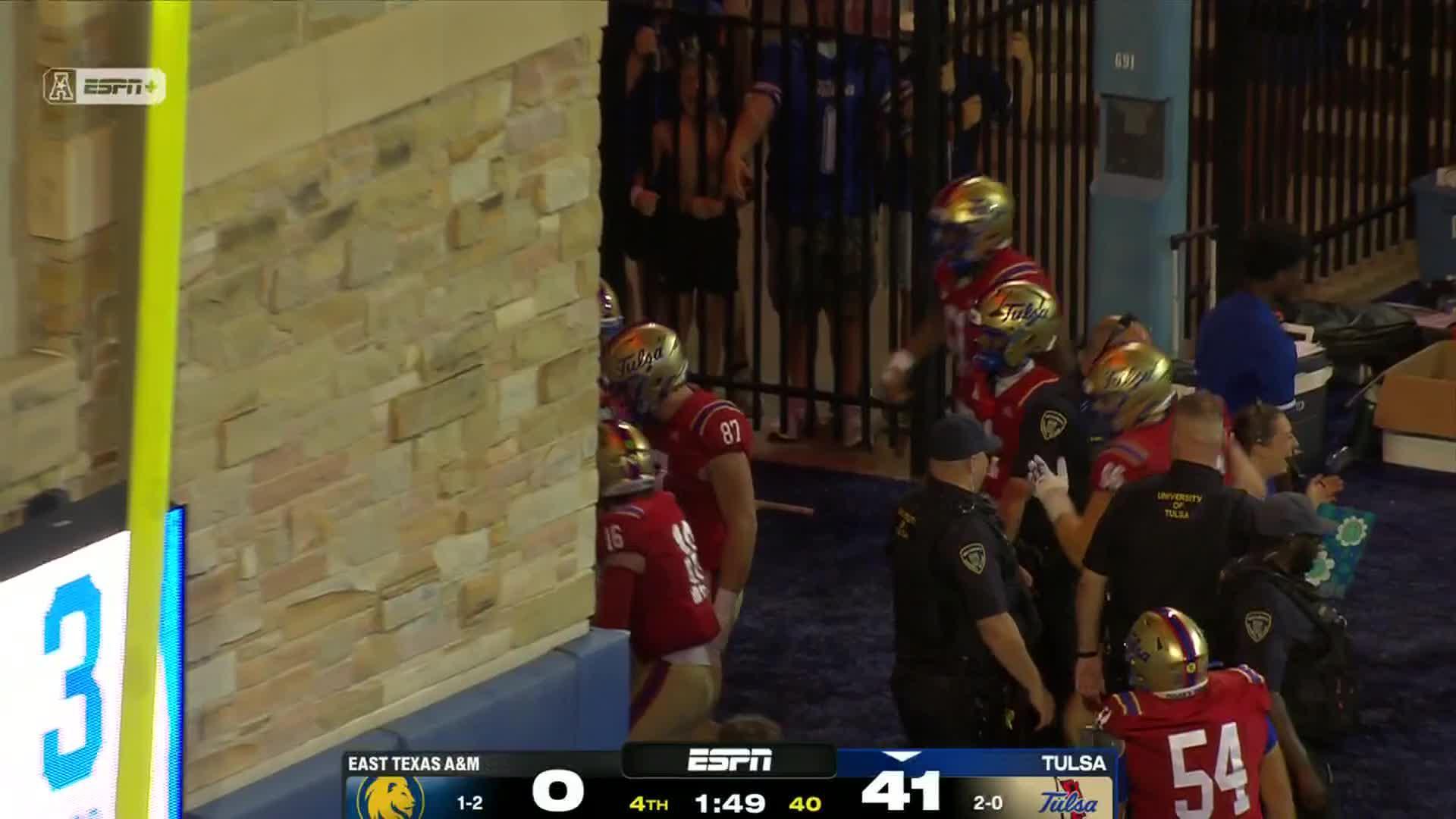 Seth Davis goes 51-yard on impressive rushing touchdown