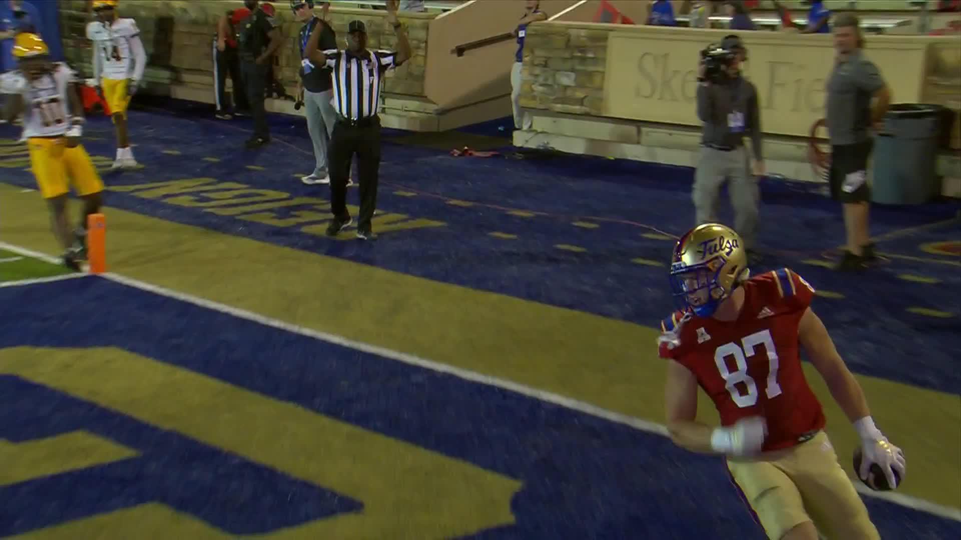 Williams's 3 passing TDs and Jones' kickoff-return TD send Tulsa over East Texas A&M 42-0