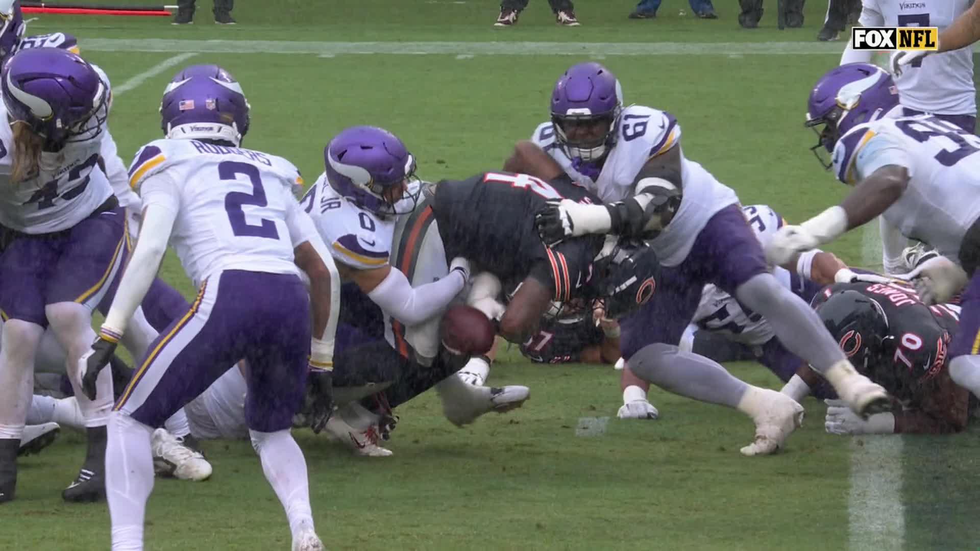 Rodgers and Turner help the Vikings shut down the Bears for a 9-3 win in the rain