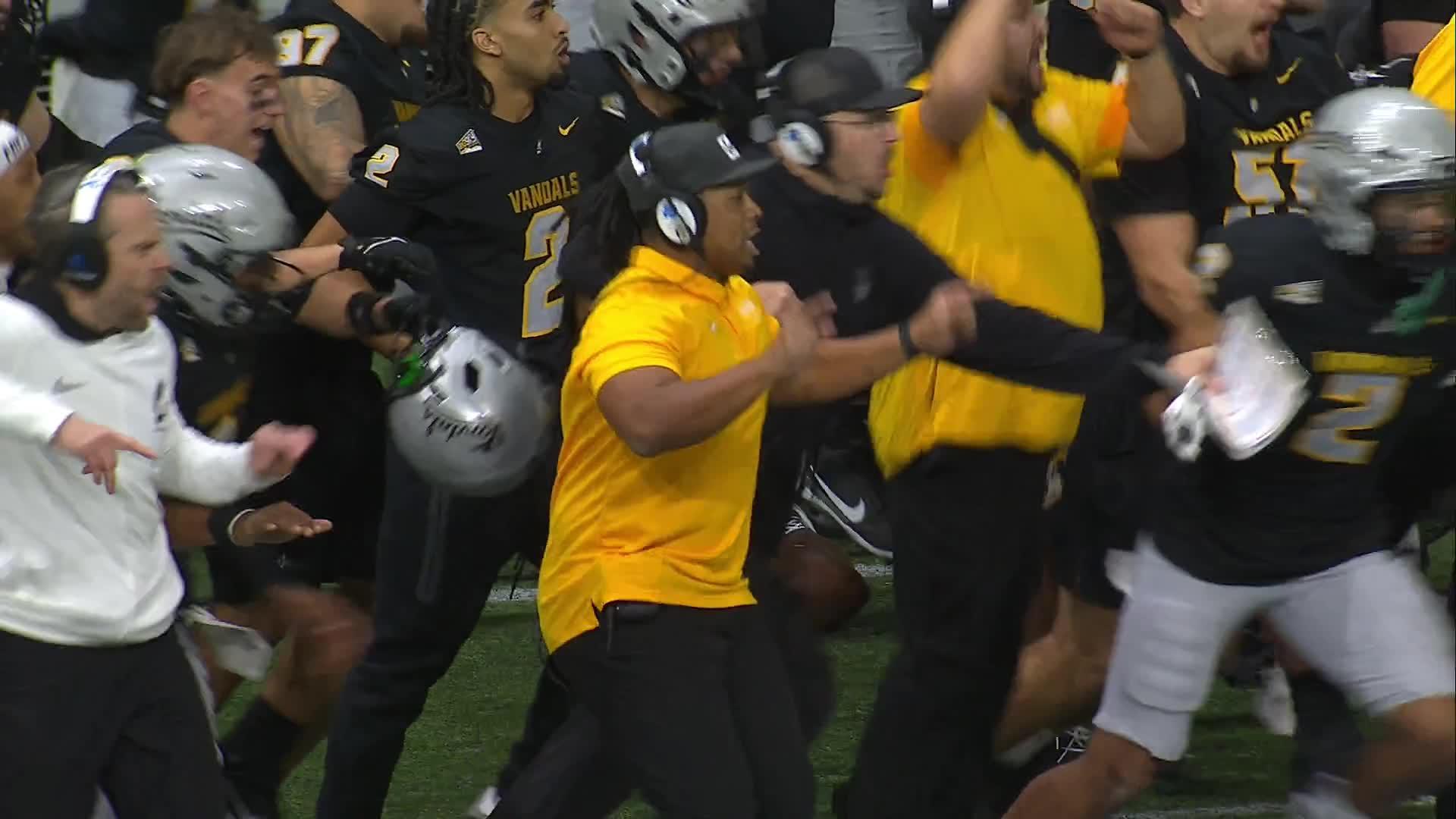 Joshua Wood and Idaho end Montana State's 19-game win streak with stunning 35-34 victory