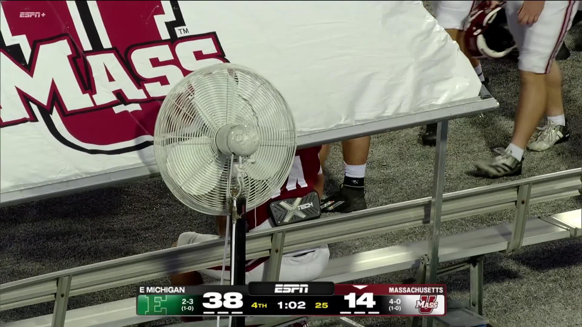 Noah Kim tosses 2 TDs to help Eastern Michigan beat UMass 38-14