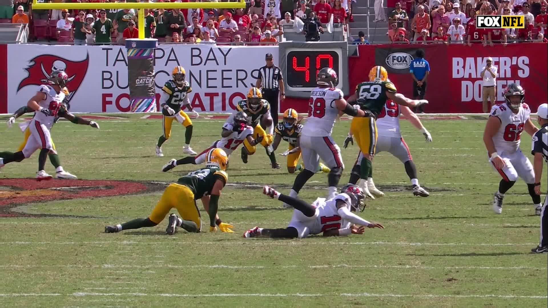 Jordan Love throws 2 touchdown passes, Packers edge Buccaneers 17-14