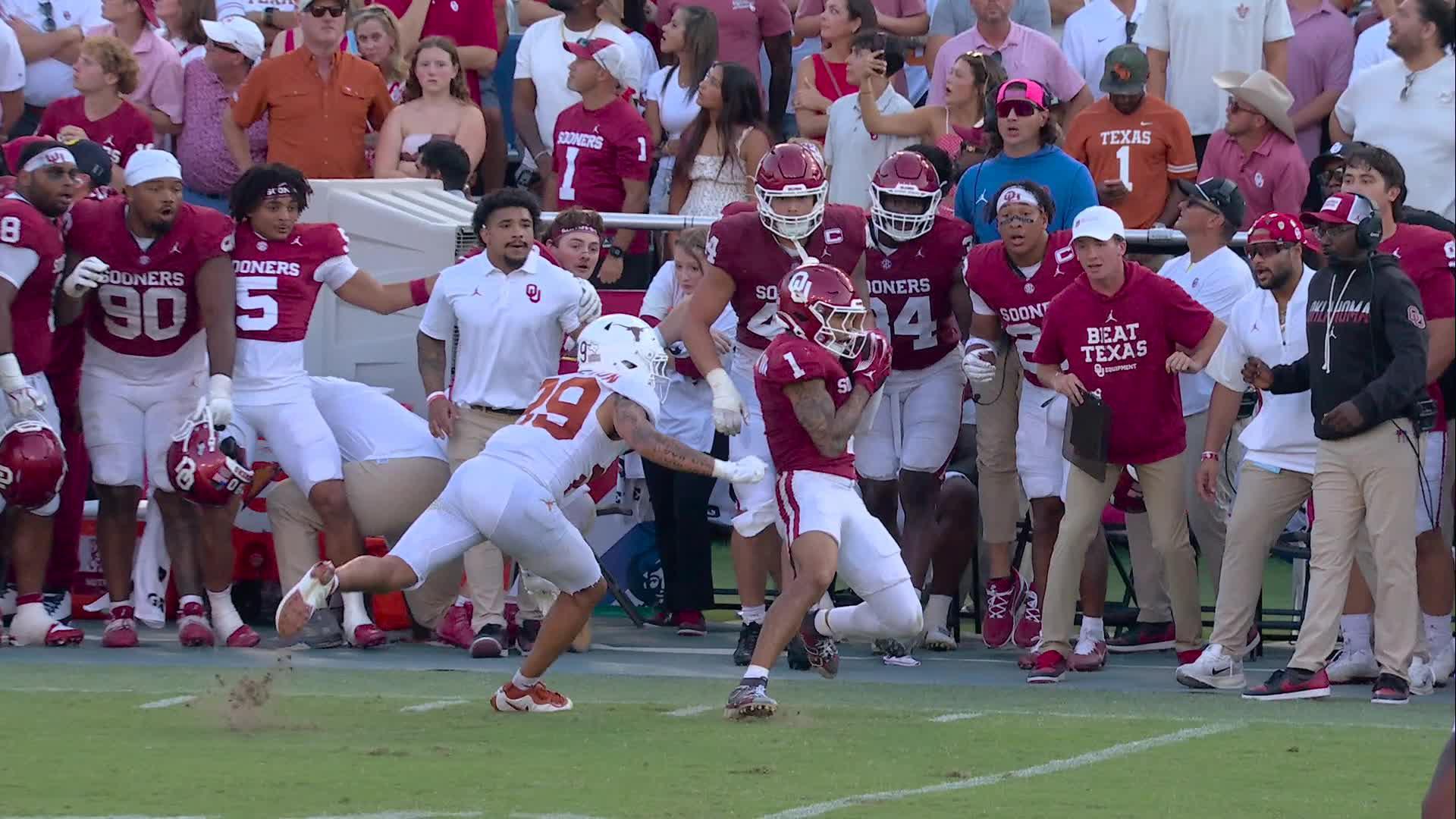 Oklahoma upsets No. 1 Texas on Tate Sandell's game-ending 47-yard field goal
