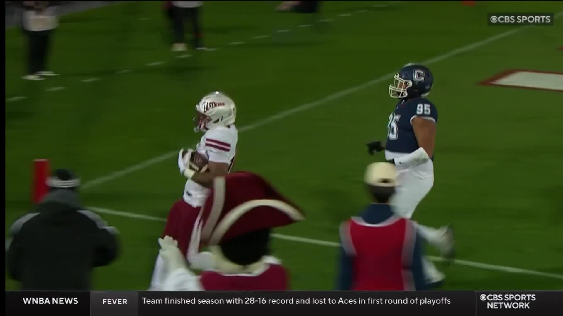 Kalieb Osborne, Shamar Porter guide UConn to 35-16 victory over UMass