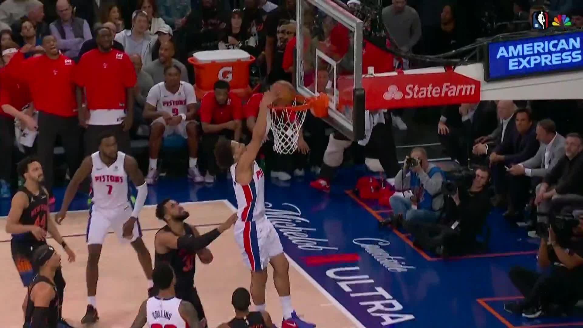 Knicks get first win of the season with a 111-97 victory over the previously unbeaten Pistons